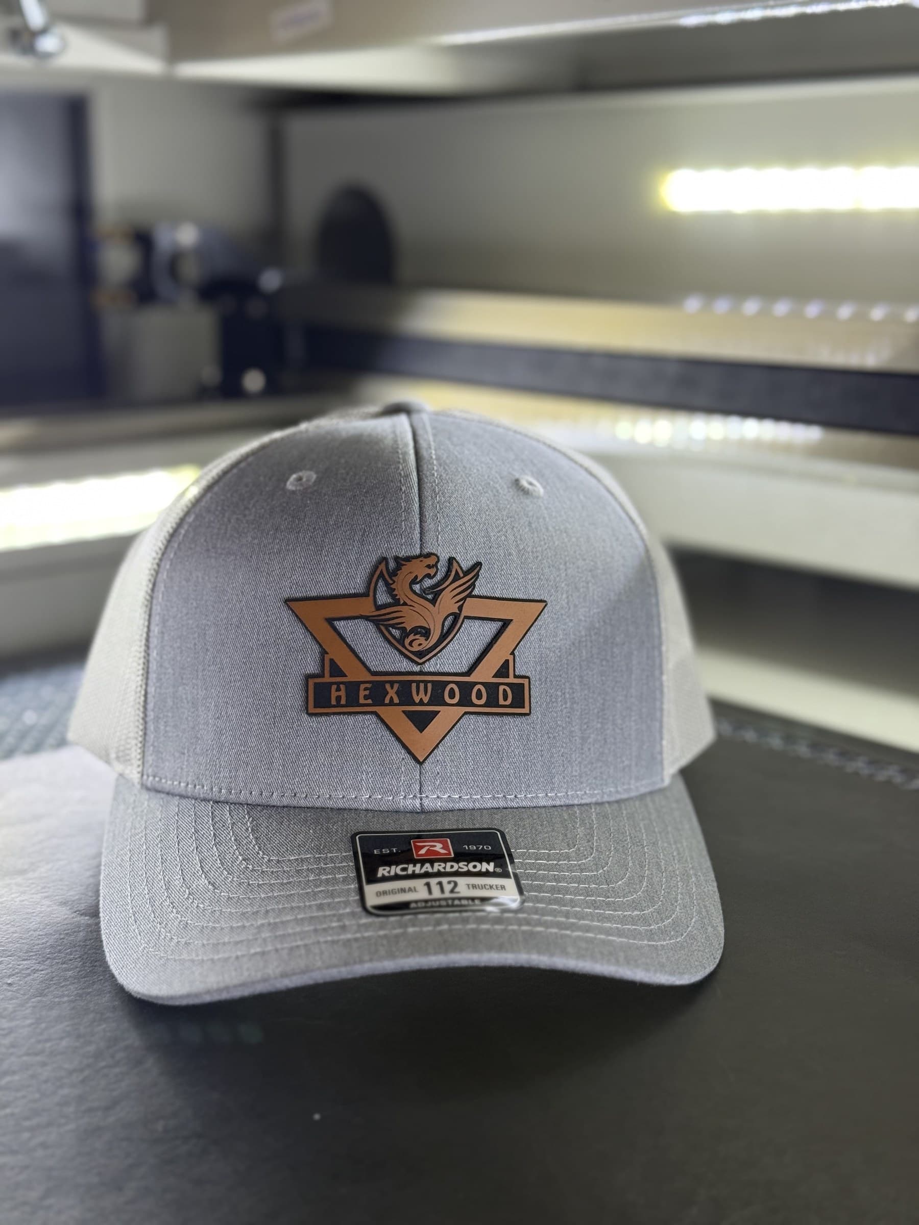 Crest (Heather Grey, 112 Curved Bill)